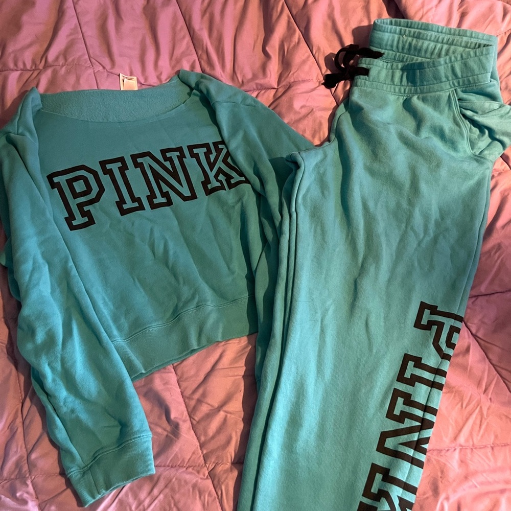 VS Pink sweatsuit XL